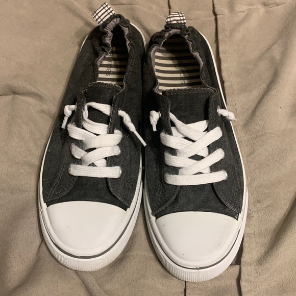 Maurices Shoes - Maurices Gray Size 8-1/2 Slip On Shoes